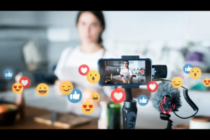 Live and Livestreaming in Marketing Live and Livestreaming in Marketing